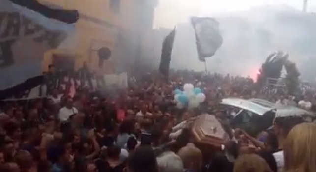 Curve del Napoli in lutto, è morto lo storico ultras Giggione: funerali a Bacoli [VIDEO]