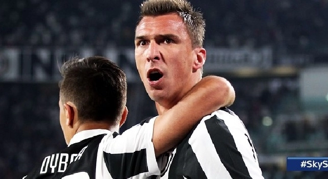 La Juve la rimette in piedi, errore goffo di Hysaj e gol di Mandzukic