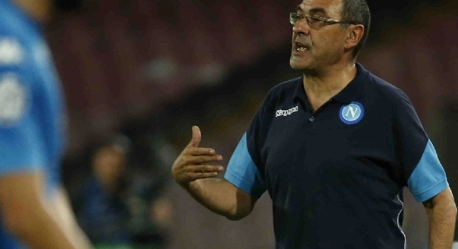 Maurizio Sarri (Napoli, 10 gennaio 1959) &egrave; un allenatore di calcio italiano, attuale tecnico del Napoli.