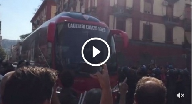Cagliari, accoglienza da incubo al San Paolo: Munnezz! Serie B, Serie B [VIDEO CN24]