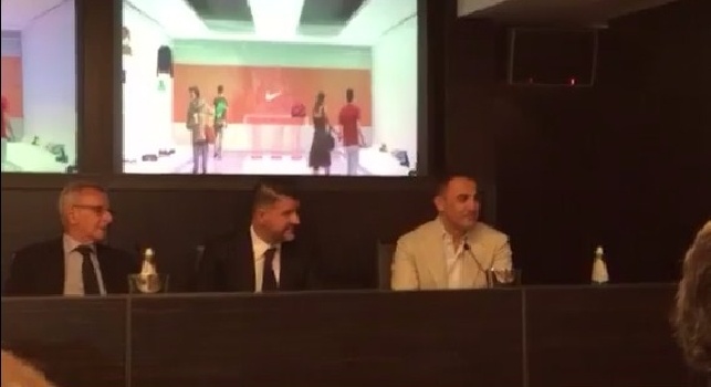 Fabio Cannavaro: Due squadre a Napoli? Ne basta una che sta dando tante soddisfazioni Poi scherza: Perchè complicarsi la vita? [VIDEO CN24]