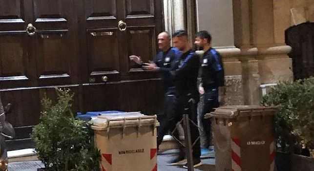L'Inter si gode Napoli, staff beccato in giro per le vie della città [FOTO CN24]