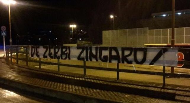 Benevento, i tifosi già contestano il nuovo allenatore con uno striscione fuori lo stadio: De Zerbi zingaro! [FOTO]