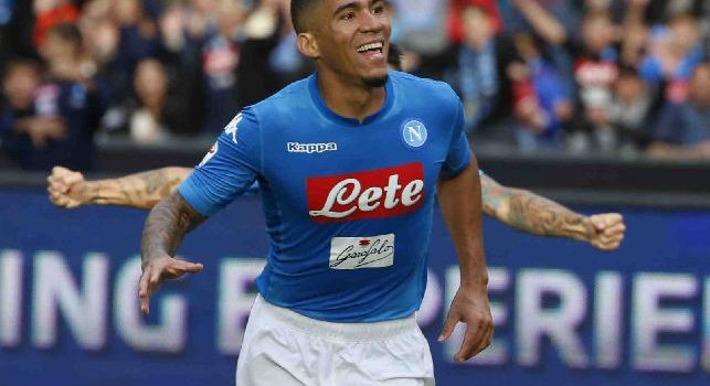 Allan esulta per il gol in Napoli - Sassuolo