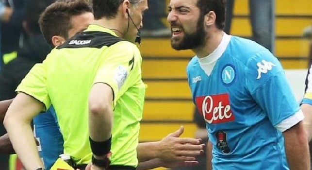 Gazzetta - Squalifica Higuain, il Milan utilizza una strategia simile a quella del Napoli nell'espulsione di Udine. Le due giornate possono ridursi