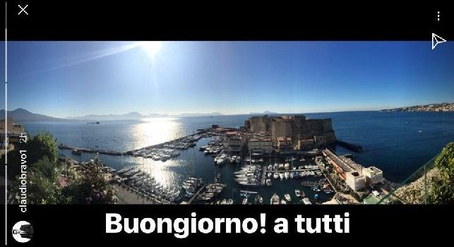Buongiorno a tutti!: i calciatori del City <i>ammirano</i> il panorama di Napoli [FOTOGALLERY]