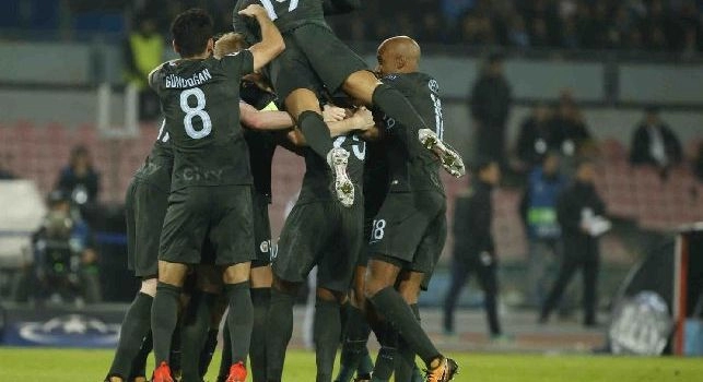 4-2 al Napoli e record battuto dal Manchester City: primo trionfo 'inglese' al San Paolo!