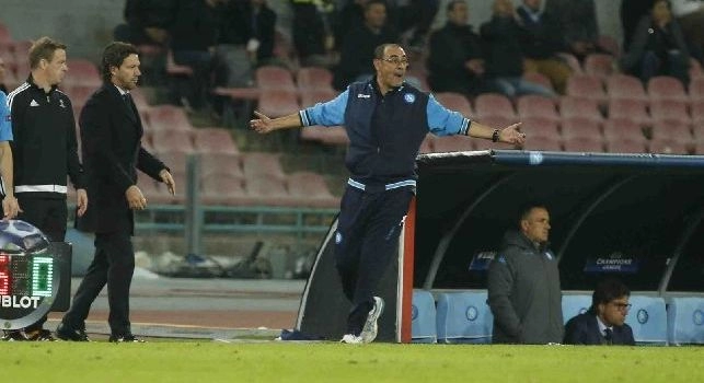 Maurizio Sarri (Napoli, 10 gennaio 1959) &egrave; un allenatore di calcio italiano, attuale tecnico del Napoli.