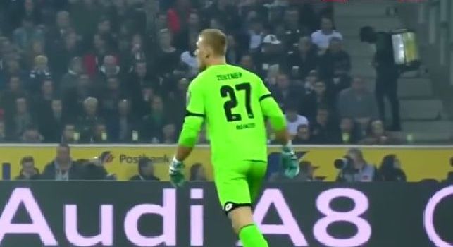 Mainz, goffo intervento del portiere che calcia un 'pallone invisibile': la gaffe fa il giro del mondo [VIDEO]