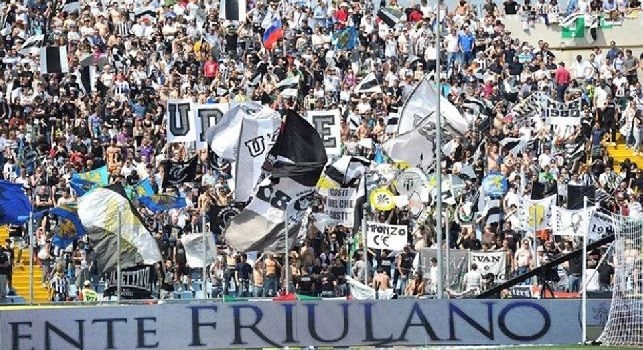 I tifosi dell'Udinese intonano Odio Napoli. Brutto episodio alla Dacia Arena