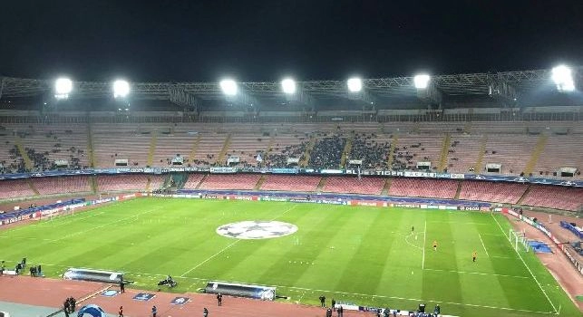 Stadio San Paolo di Napoli con pochissimi spettatori
