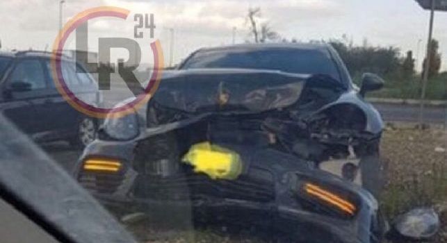 L'auto di Diego Perotti dopo l'incidente: foto de LaRoma24