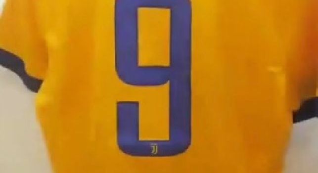 Napoli-Juve, divisa a sorpresa anche per gli uomini di Allegri: Dybala-Higuain in maglia gialla al San Paolo [FOTO]