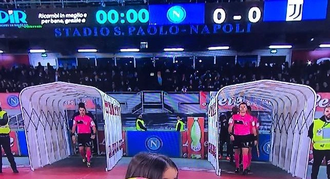 Novità al San Paolo, le squadre arrivano al terreno di gioco tramite il tunnel [FOTO]