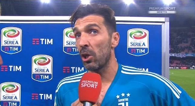Buffon massacra l'arbitro Oliver: Se non ha la personalit&agrave; se ne stia in tribuna a mangiare le patatine! Ha un secchio d'immondizia al posto del cuore, non ha capito un c***o