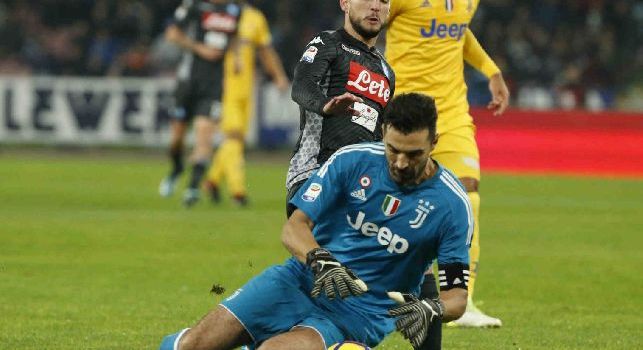 Buffon, l'agente: Sarri resta a Napoli, ma Juve troppo forte: non subiscono mai un tiro in porta