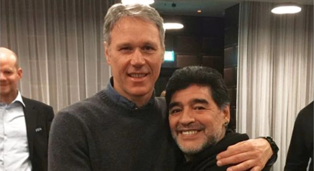 Van Basten, che attacco a Messi: Non mi sta piacendo, lui e Griezmann giocano come pasticcieri