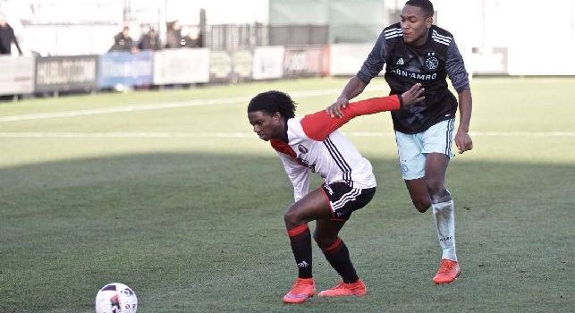 Feyenoord-Napoli, scelta azzardata di van Bronckhorst: in campo un giovane 18enne