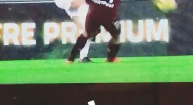 Perisic stuzzica Benatia su Instagram citando il fallo di mano commesso da Iago Falque: Anche lui non voleva toccarla [VIDEO]