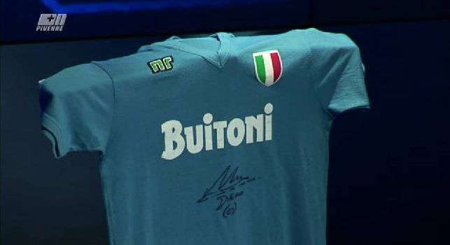 Football Memorabilia mette in vendita i guanti di Zoff e la maglia di Maradona: il prezzo