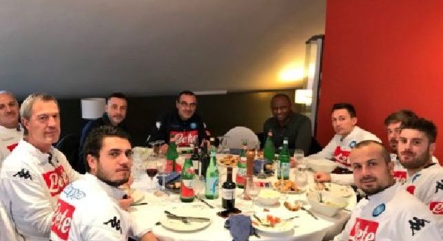 Castel Volturno, con Sarri ed il suo staff ci sono anche Vieira e Baiano ospiti a pranzo [FOTO]