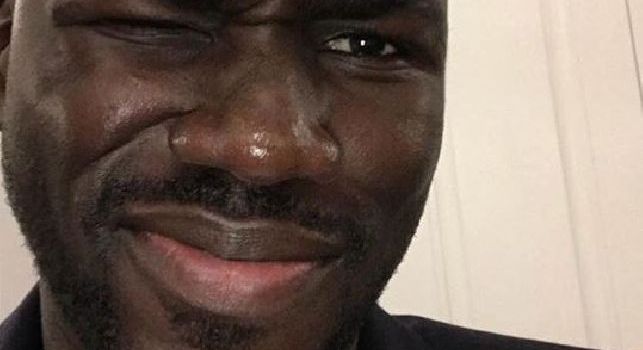 Disavventura per Jorginho, Koulibaly ruba il suo cellulare: Hai voluto fare il furbo? [FOTO]