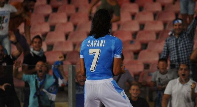 Oggi Avvenne - Stagione 2011-2012: il Napoli annienta il Genoa per 6-1, Cavani protagonista con una doppietta