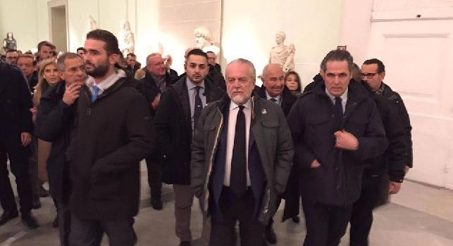 MANN, De Laurentiis: Ounas piace molto a Sarri ma dovrebbe giocare di pi&ugrave; dall'inizio. Dobbiamo maturare con il classico copyline 'Cacc i soldi', ne abbiamo cacciati tanti e lo faremo ancora, ma con intelligenza!