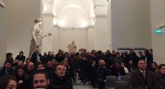 'Il Napoli nel mito' al MANN - Presenti anche diversi tifosi all'interno del museo [FOTO CN24]