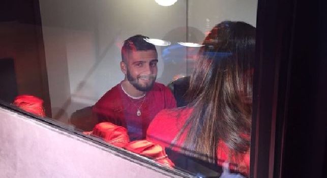 Insigne ed Ounas a via Filangieri: ressa di tifosi per i due azzurri [FOTO CN24]