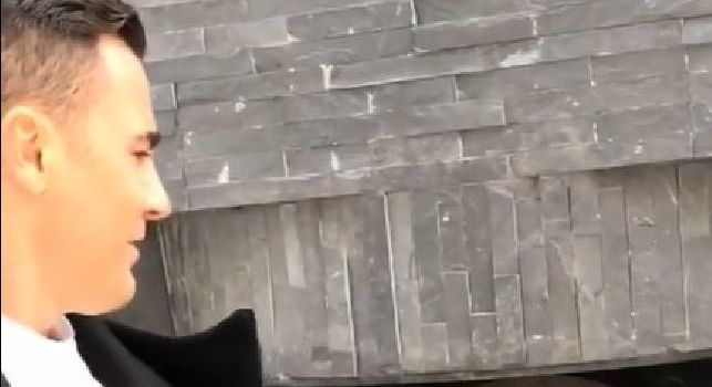 Paolo e Fabio Cannavaro tornano a casa per Natale: i due cucinano la pizza con la mamma [VIDEO]