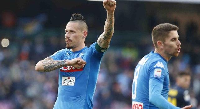 Marek Hamsik esulta con la maglia del Napoli