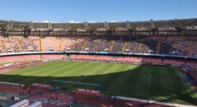 Napoli-Hellas Verona, gli scaligeri arrivano in ritardo al San Paolo: l'accoglienza dei tifosi partenopei [VIDEO CN24]