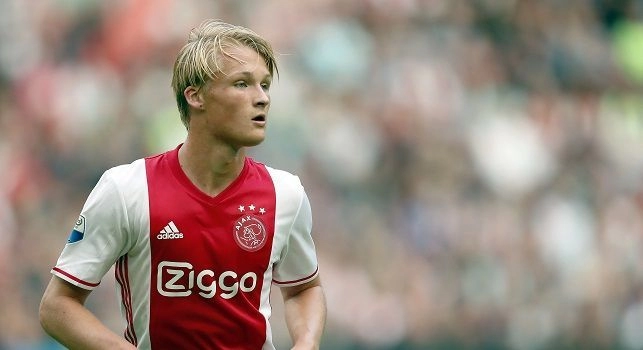 Kasper Dolberg con la maglia dell'Ajax