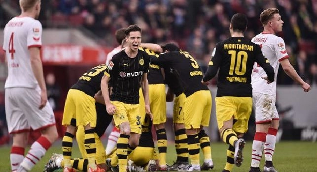 Borussia Dormund, nove giocatori intossicati per aver mangiato un kebab!