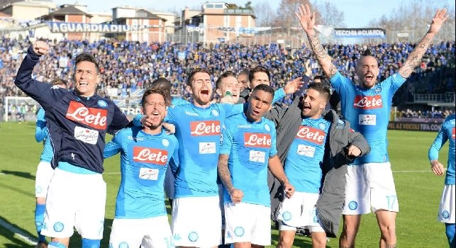 Napoli da record, classifiche a confronto: +10 punti rispetto a un anno fa! Migliorata la 'classifica' della Juve: i dettagli [FOTO]