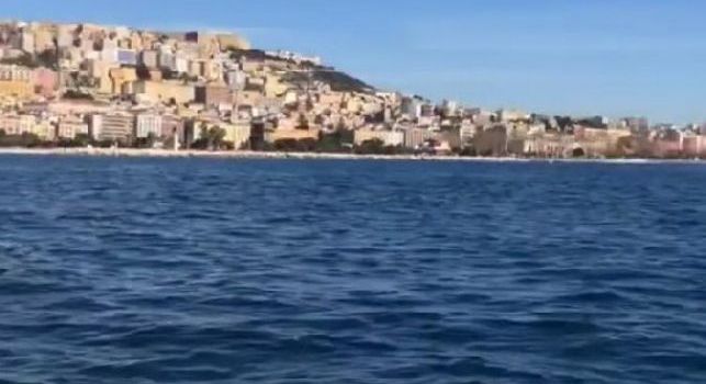 Giornata di relax per Ounas, si gode il golfo di Napoli in barca [FOTO]