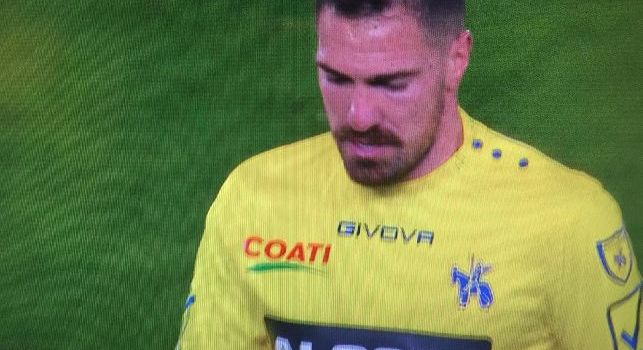 Cacciatore mentre esce dal campo in Chievo-Juventus