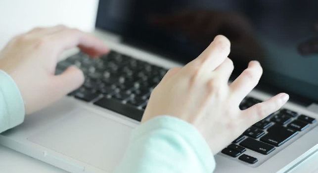 Sportitalia - I tempi stringono per le firme, difficile la consegna cartacea. Ci si prepara all'invio per email, accordo totale tra le parti