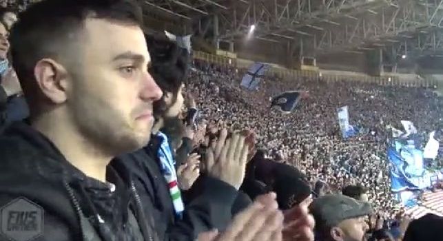 Siamo a teatro!: gioco del Napoli disumano, la reazione dei tifosi increduli fa il giro del web! [VIDEO]