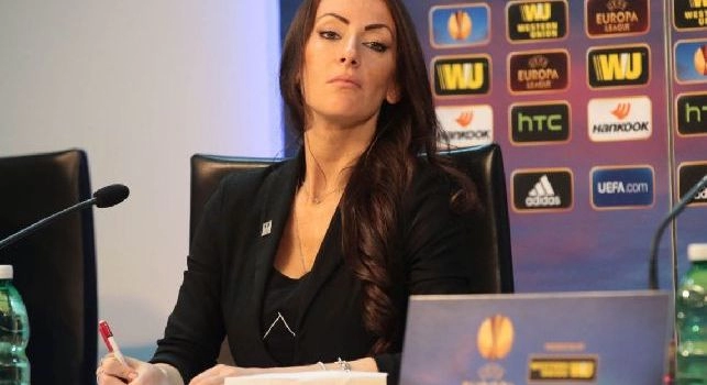 Simona Trezza, interprete salernitana, nella conferenza stampa del Lipsia