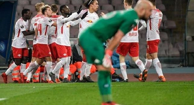 Repubblica attacca: Eliminazione davvero vicina, è notte fonda sull'Europa League: Napoli rassegnato e senza orgoglio