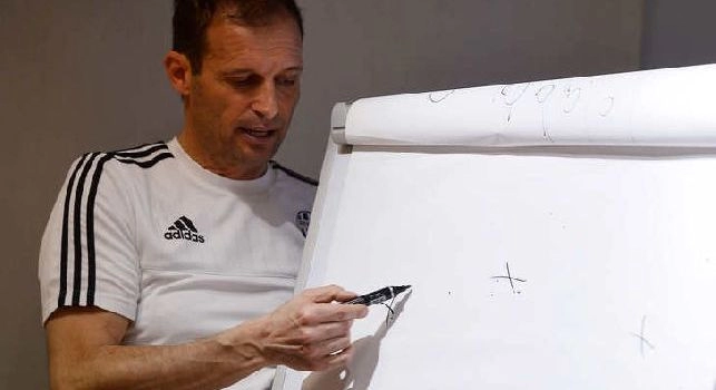 Dai, palleggiamo, facciamo il Napoli: loro in attacco fanno tre cose!: su Netflix le urla di Allegri a Vinovo [VIDEO]