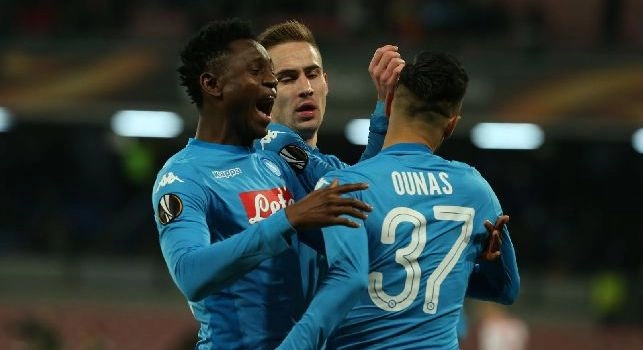TuttoJuve: Il Napoli ha fatto una scelta da società provinciale! Qualcuno deve essersi dimenticato di avvertire <i>Ounas</i>...