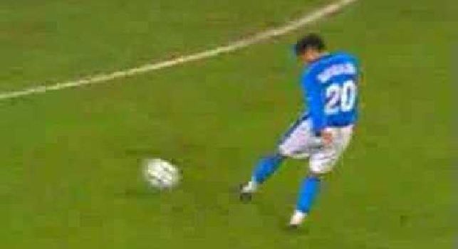 Matuzalem in gol con il Napoli