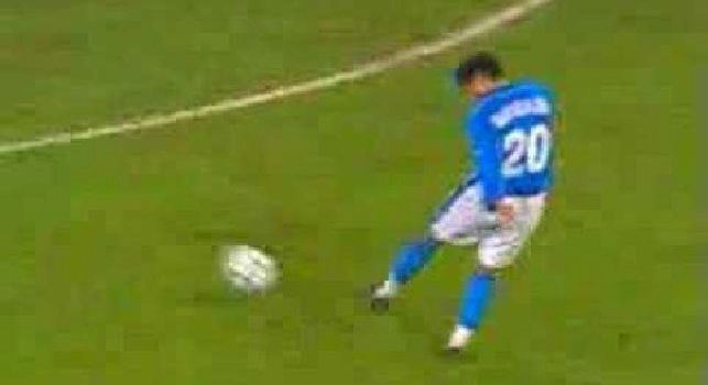 Matuzalem in gol con il Napoli