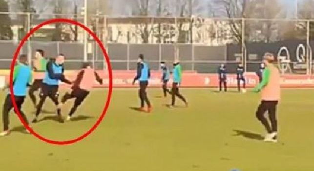 Feyenoord, rissa in allenamento tra Berghuis e van Beek dopo uno scontro di gioco [VIDEO]
