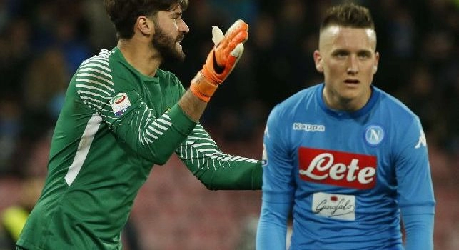 Alisson con la maglia della Roma