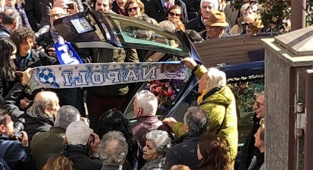 Il Roma rivela: Nessun rappresentante del Calcio Napoli ai funerali di Luigi Necco. Presenti Ferlaino e Canè
