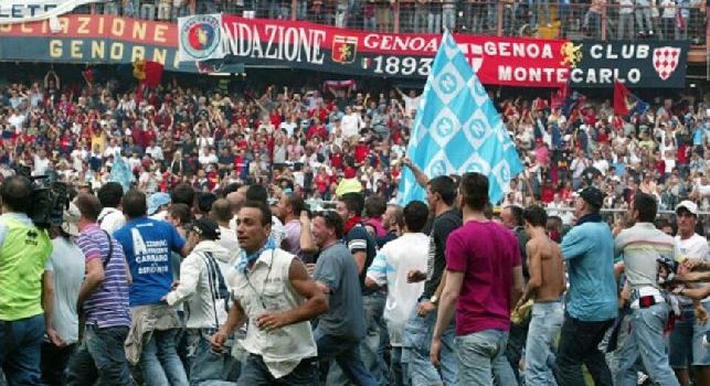 Gemellaggio Napoli-Genoa senza confini! Tifosi insieme in città: partono i cori anti-Juve! [VIDEO]